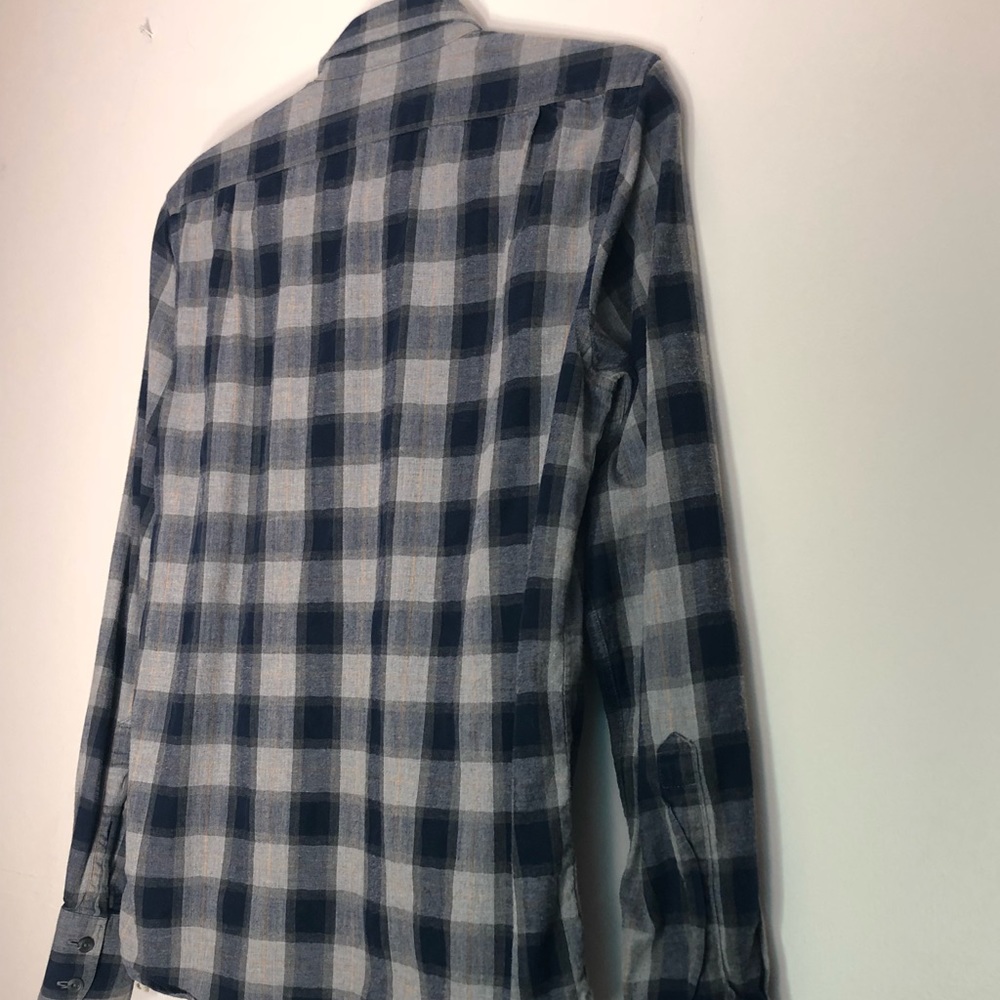 American Eagle Men’s Plaid Button Down Shirt - Picture 2 of 4